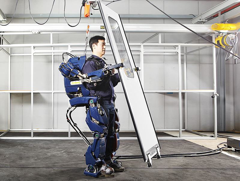 hyundais-wearable-robot-exoskeleton-suit